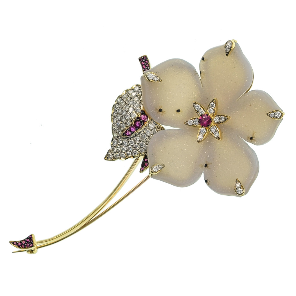Flower carved drussy agate with diamonds and rubies in yellow gold brooch.