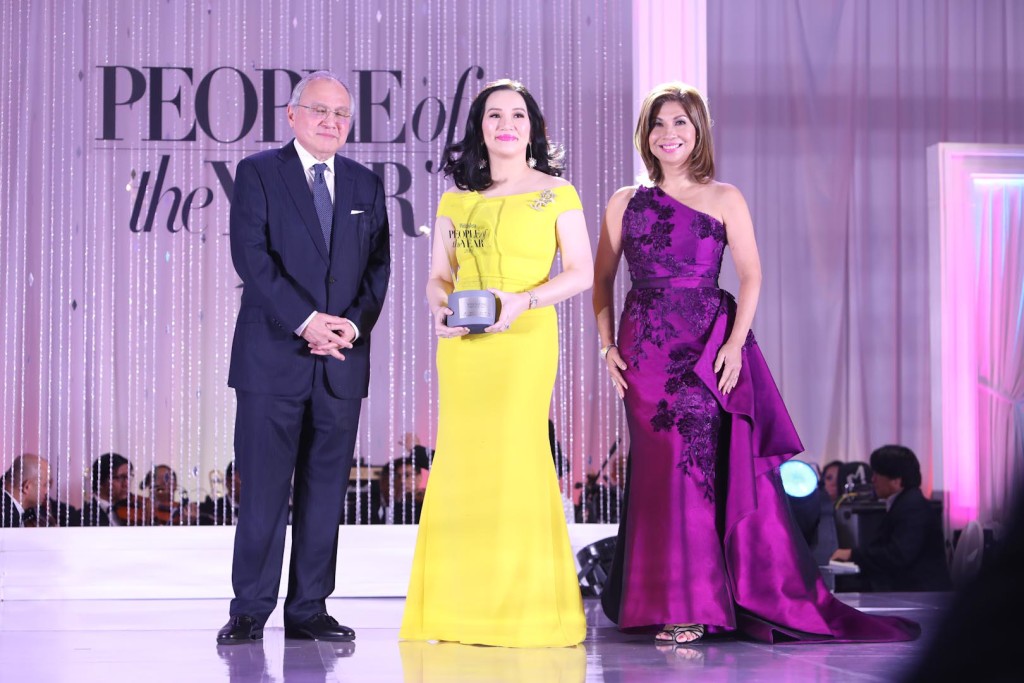 Kris Aquino receiving her award
