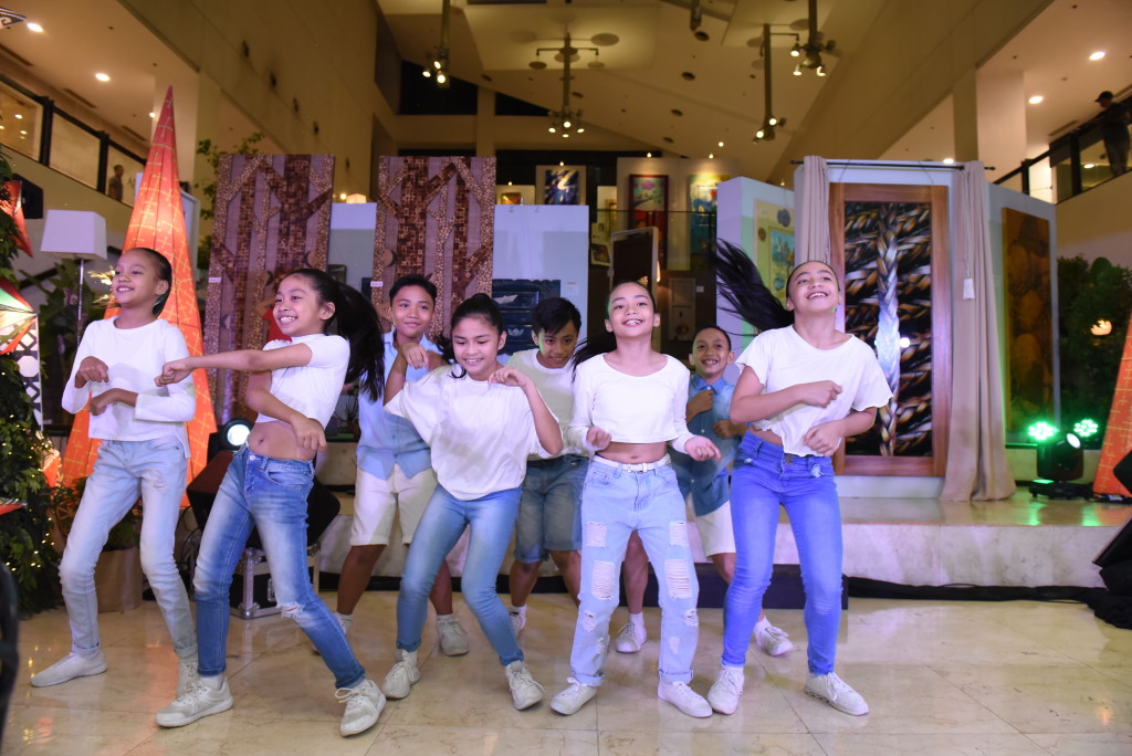 Steps Dance Studio Kids performed a dance number with the song Jak en Poy, an original from the Awit at Laro Album.