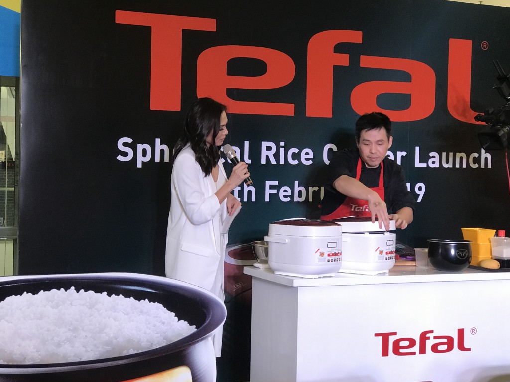 Chef Jonas Ng does a product demonstration and answers questions from launch host Issa Litton.