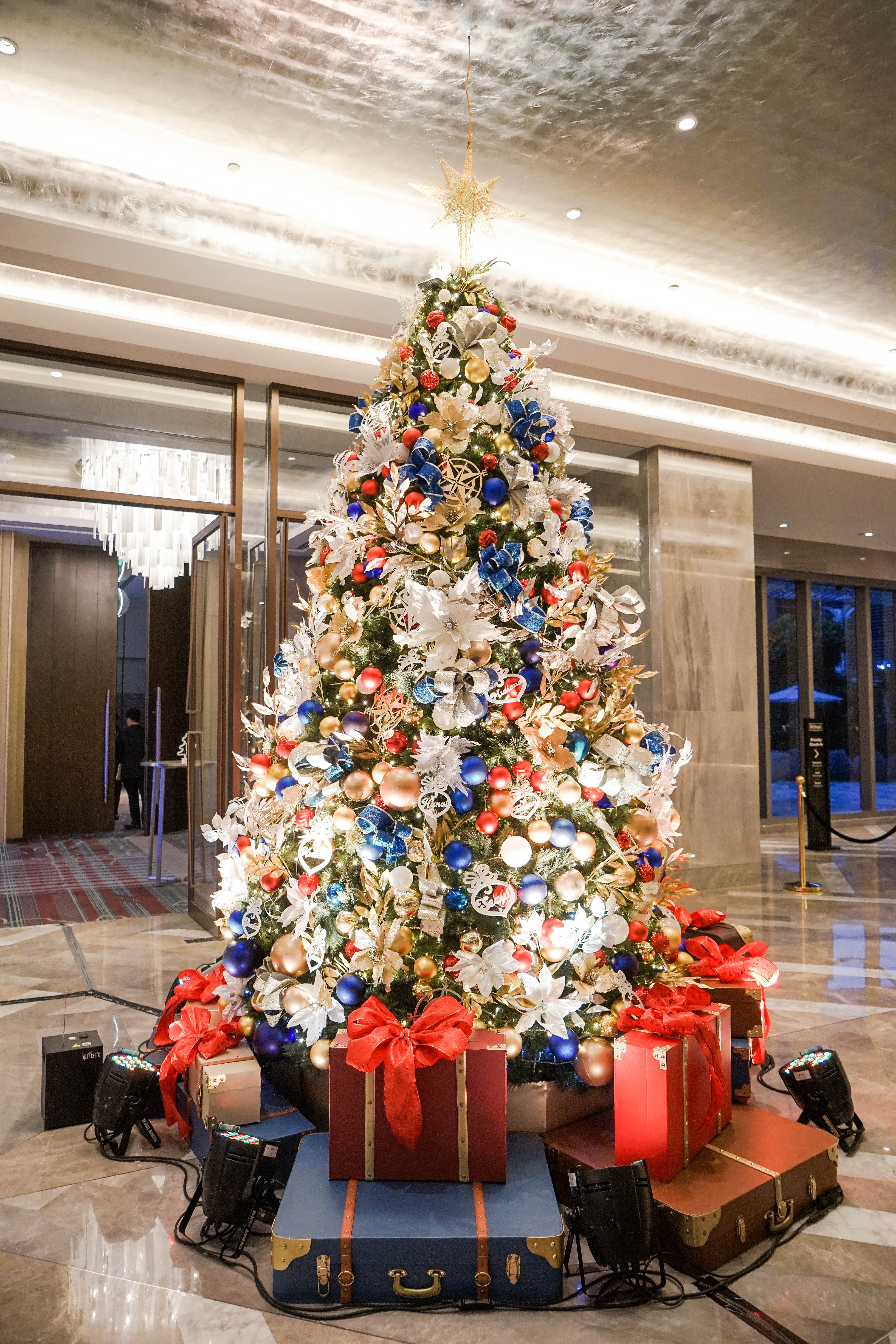 Hilton Manila lights up for the holidays with travelinspired Christmas