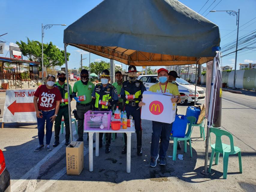 McDo Kindness Kitchen with law enforcers in Las Pinas