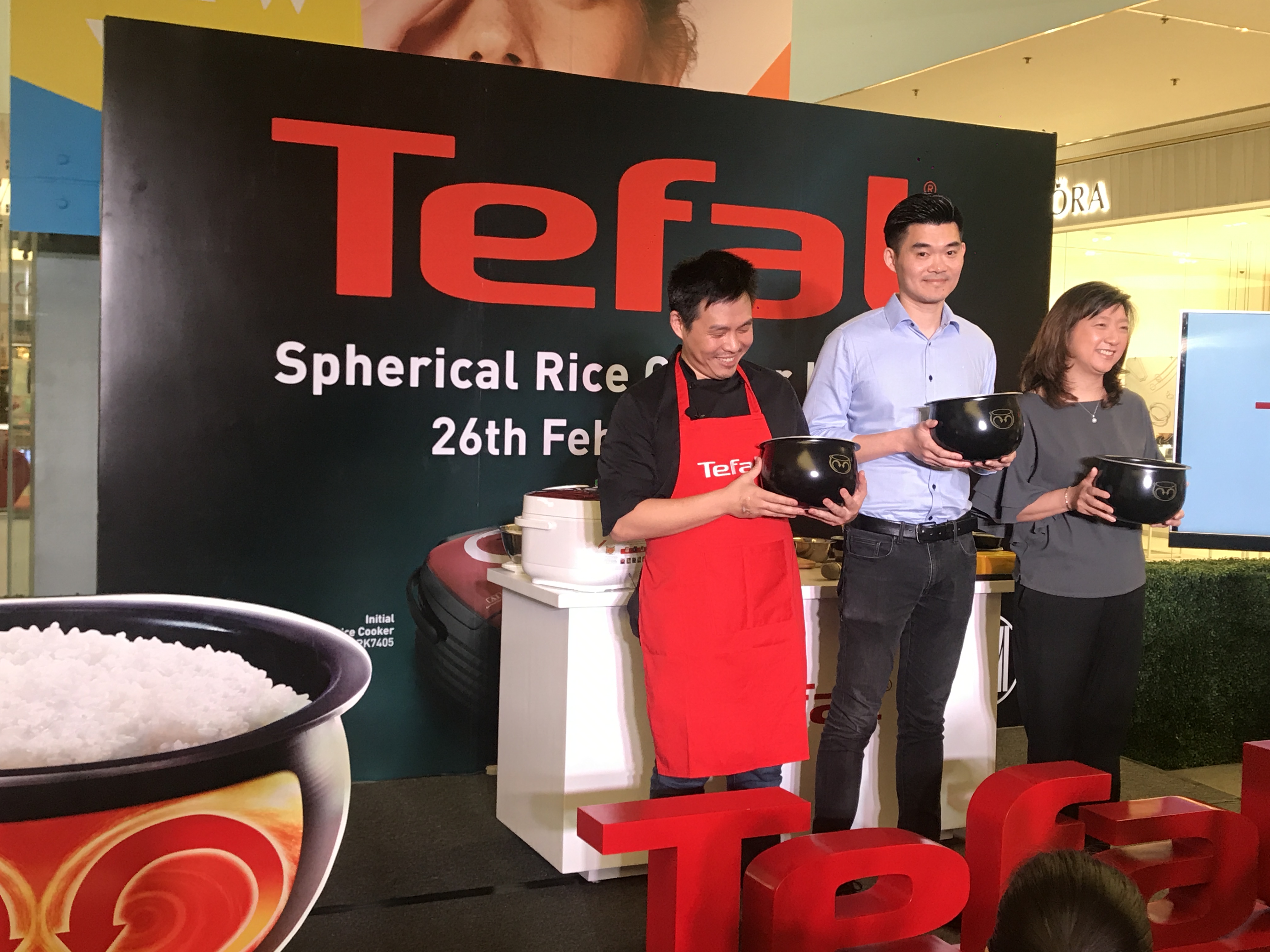 Tefal’s palayok-shaped non-stick steel pot reinvents the way we cook rice