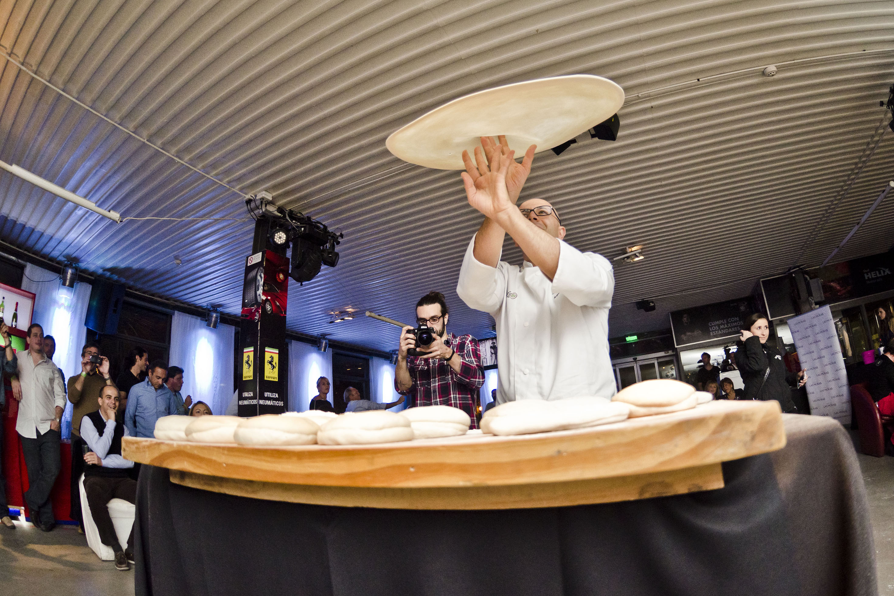 Marco Polo Manila showcases pizza “acrobat” for  La Vida Italia