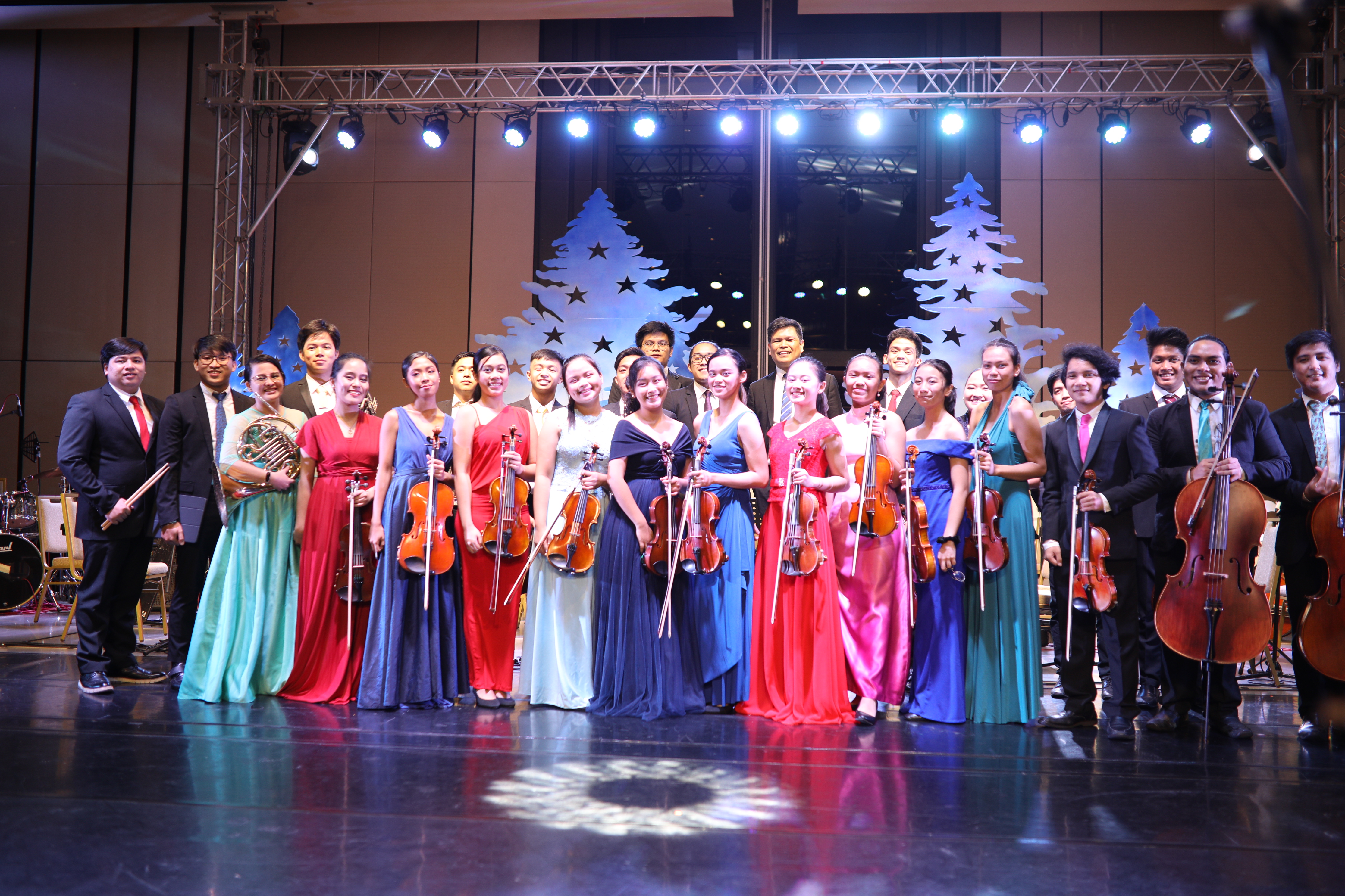 Conrad Manila celebrates “Dazzling Holidays” this Christmas season