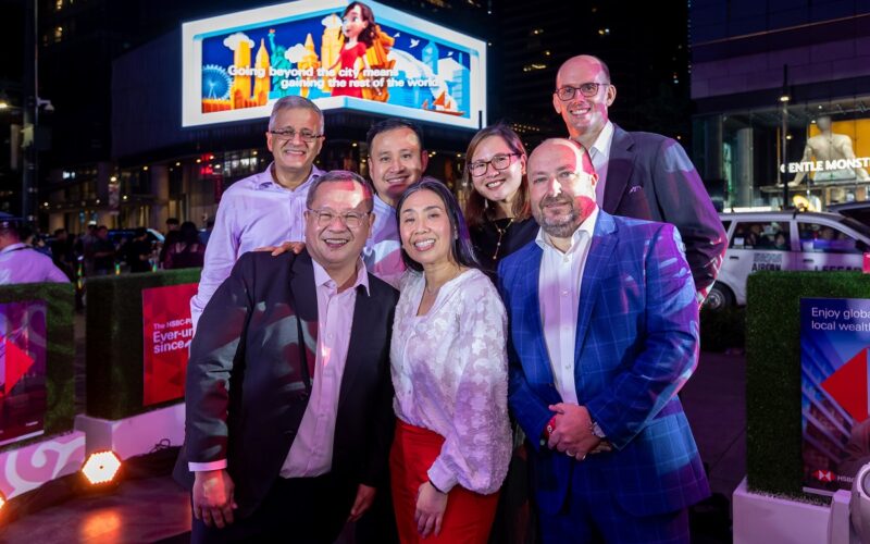 HSBC Philippines heralds 150th anniversary in a blaze of bright lights in BGC